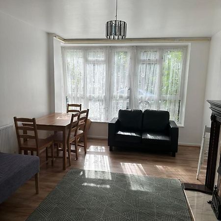 Spacious 2 Bed Flat Barking  Bagian luar foto