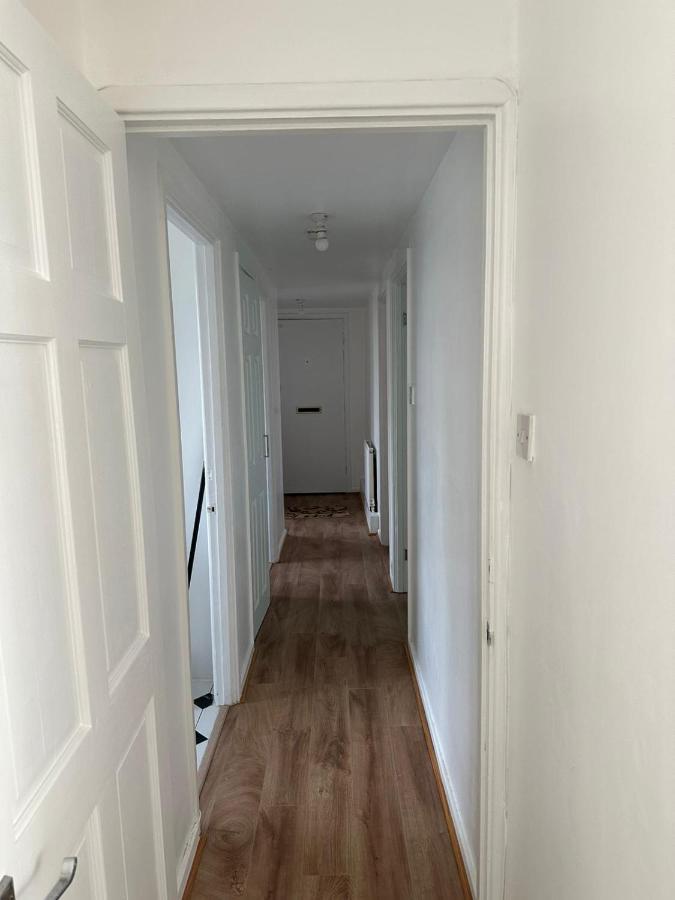 Spacious 2 Bed Flat Barking  Bagian luar foto